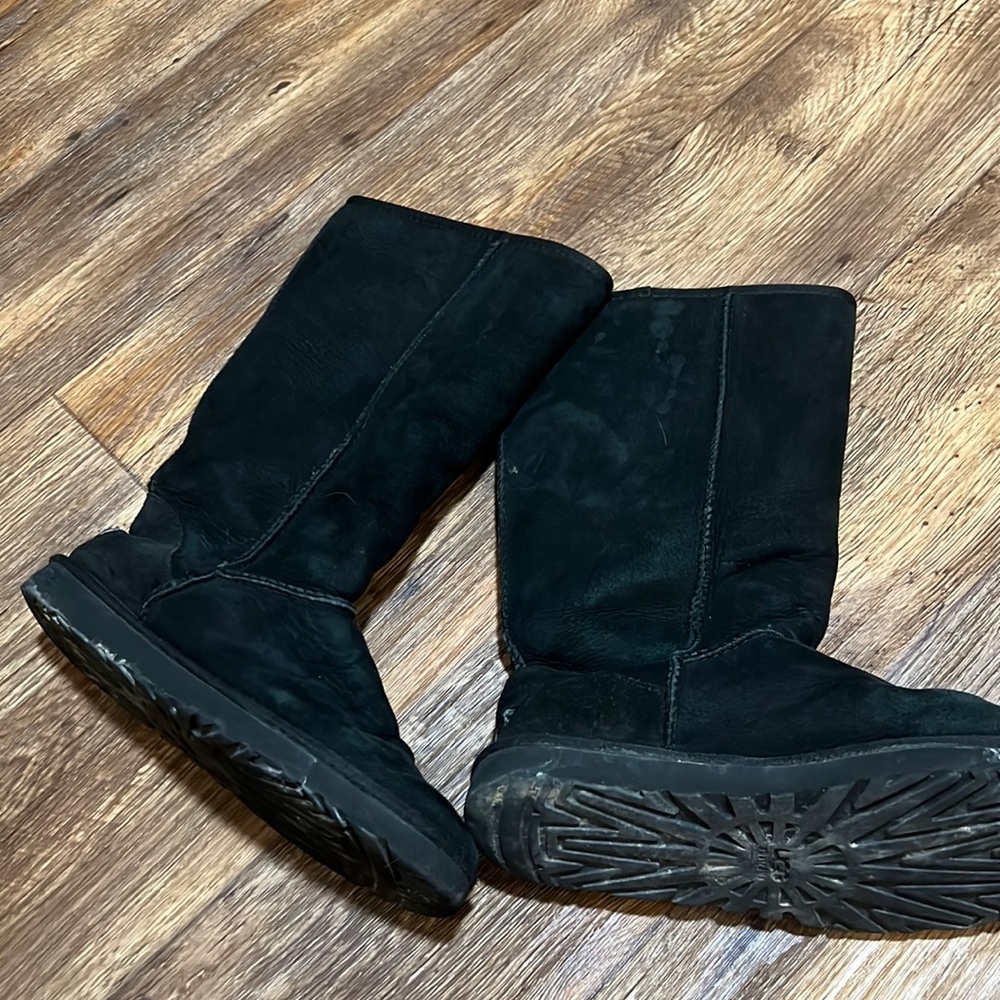 Classic tall Black UGG boots